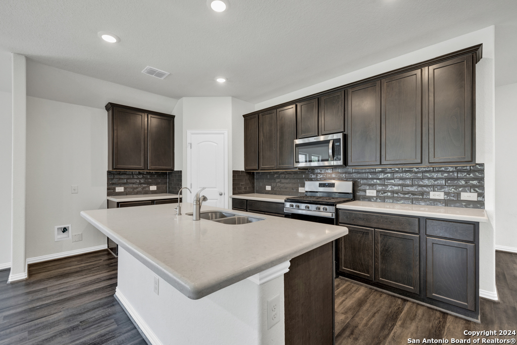 1233 Cross Gable , New Braunfels, TX, 78132-3468 | 1763076 | Realty Texas LLC