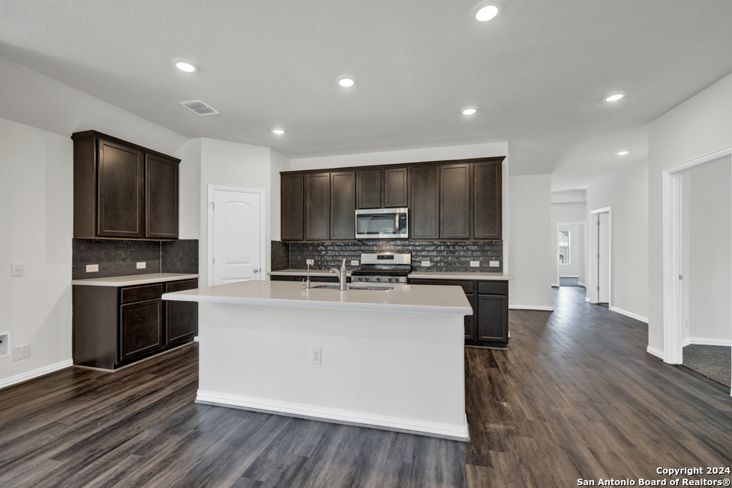 1233 Cross Gable , New Braunfels, TX, 78132-3468 | 1763076 | Realty Texas LLC