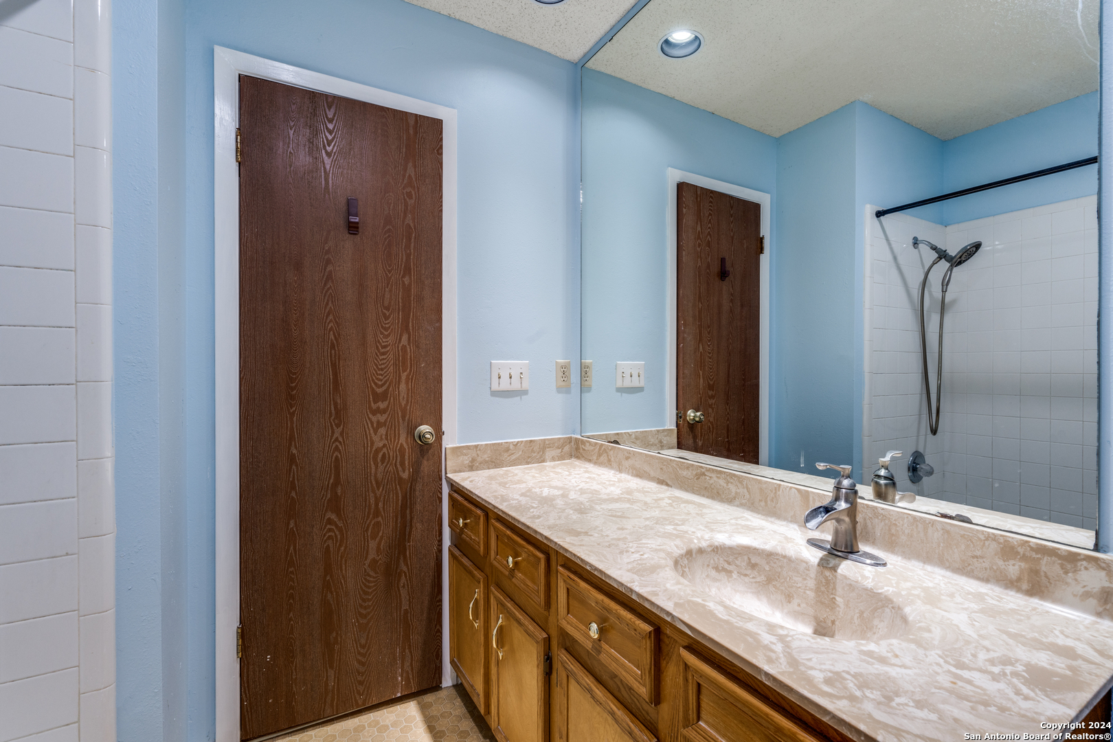 9306 Thornbury St , San Antonio, TX, 78250-3522 | 1763443 | Realty Texas LLC
