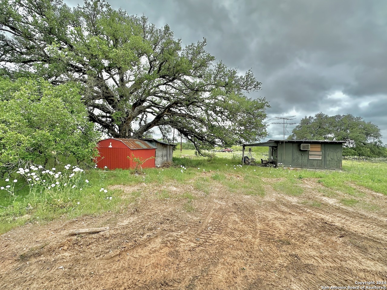 177.9 AC CR 7711, Devine, TX, 78016 | 1763717 | Realty Texas LLC