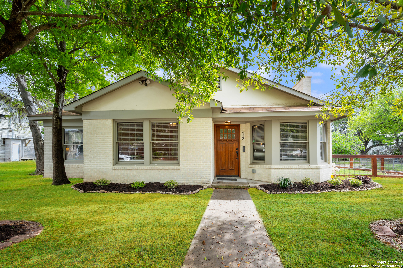 440 W Lynwood Ave , San Antonio, TX, 78212-2235 | 1764017 | Realty Texas LLC
