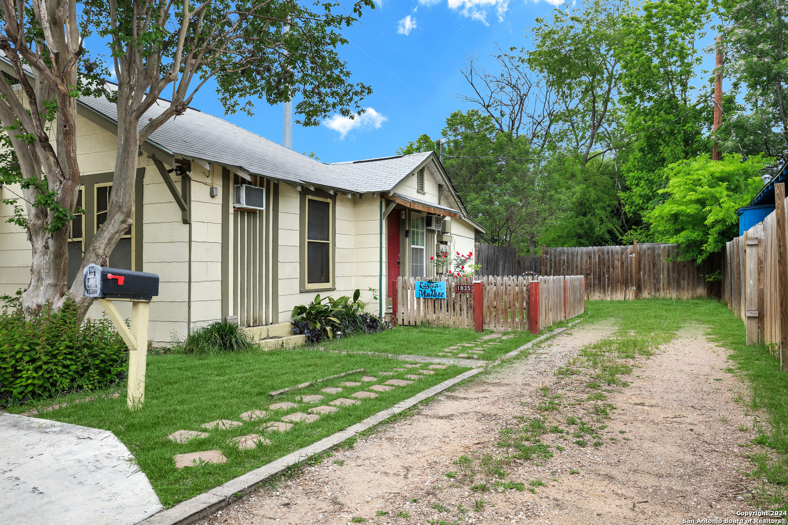 1837 Santa Monica , San Antonio, TX, 78201 | 1763401 | Realty Texas LLC
