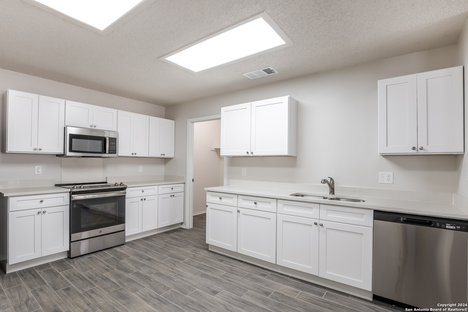 6839 Flaming Ridge , Converse, TX, 78109 | 1765469 | Realty Texas LLC
