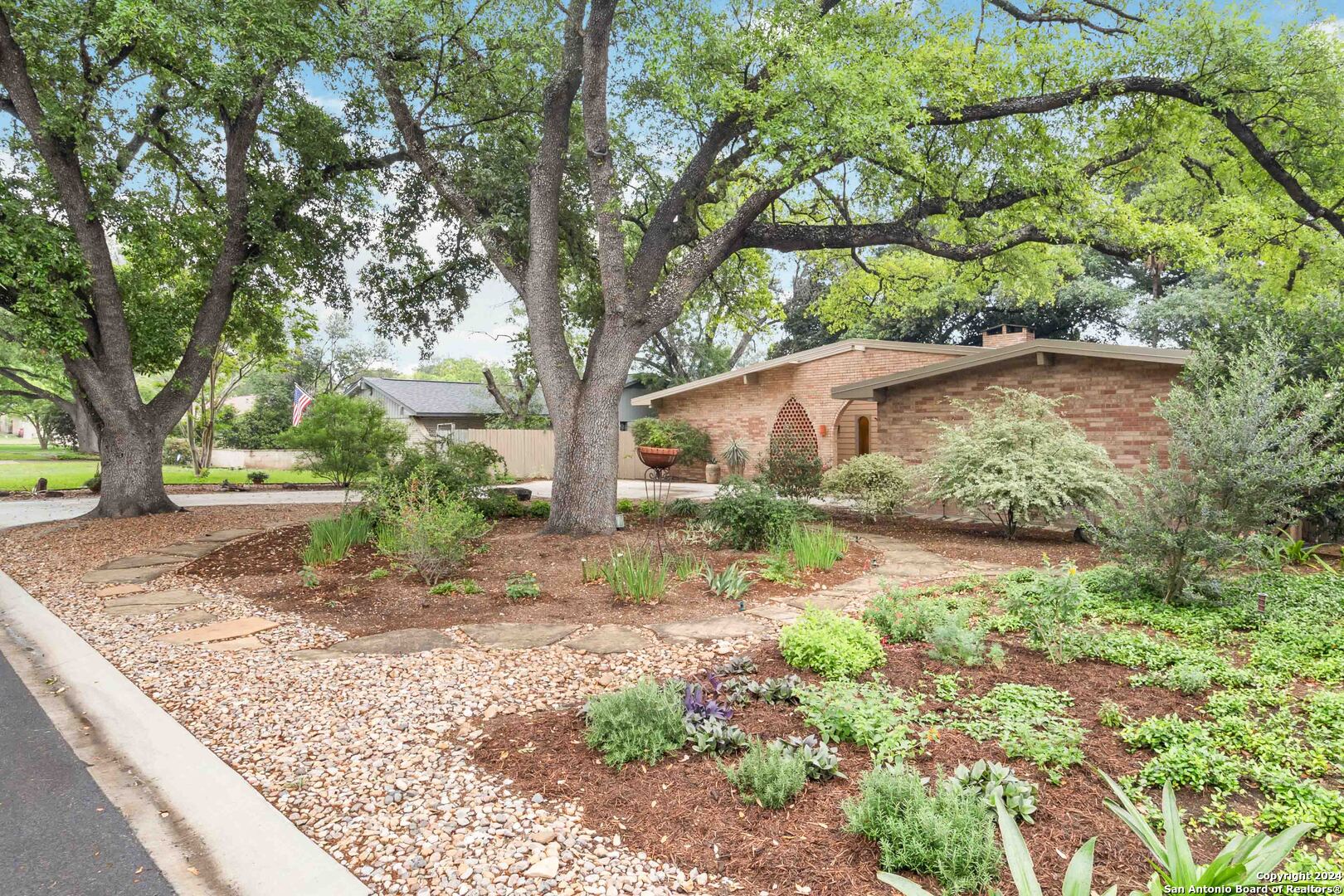 124 Travertine Ln , Castle Hills, TX, 78213-2521 | 1766112 | Realty Texas LLC