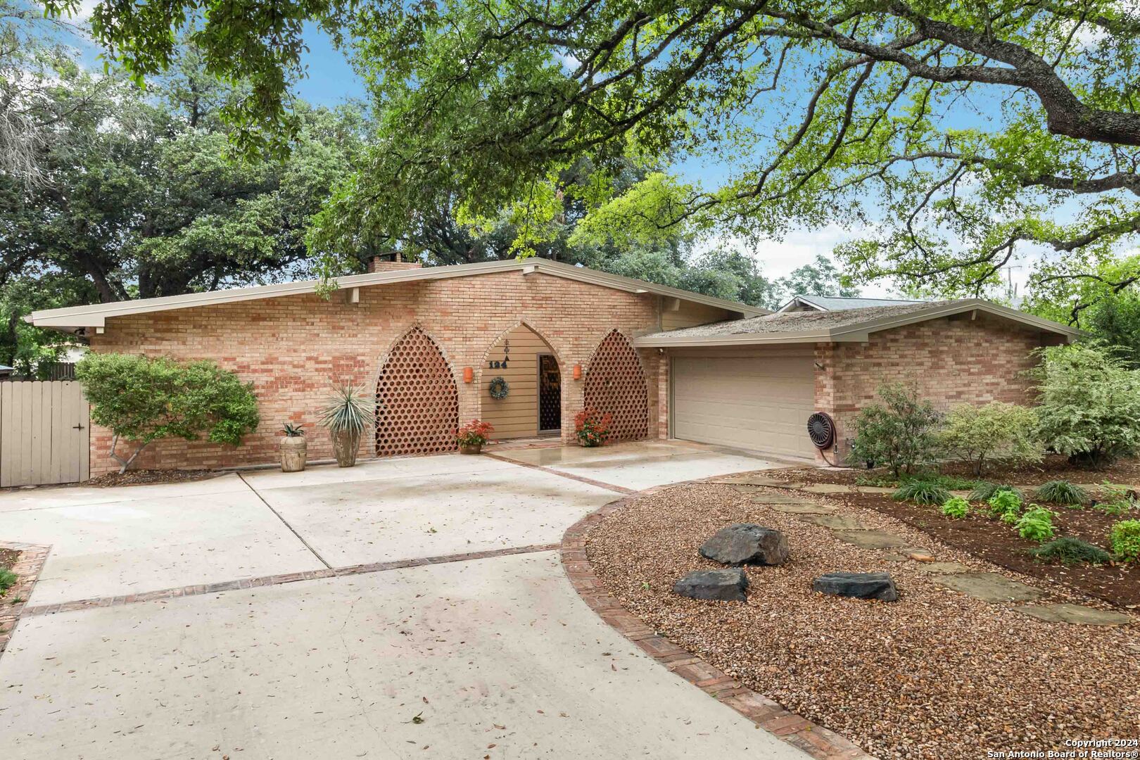 124 Travertine Ln , Castle Hills, TX, 78213-2521 | 1766112 | Realty Texas LLC