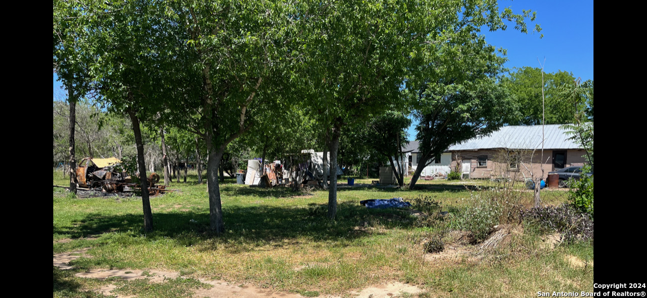406 S Teel , Devine, TX, 78016 | 1765763 | Realty Texas LLC