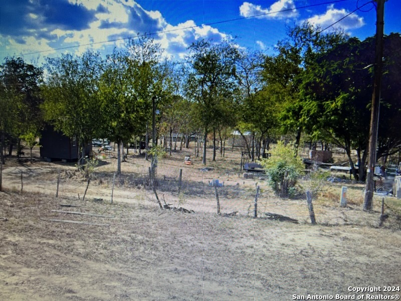 406 S Teel , Devine, TX, 78016 | 1765763 | Realty Texas LLC