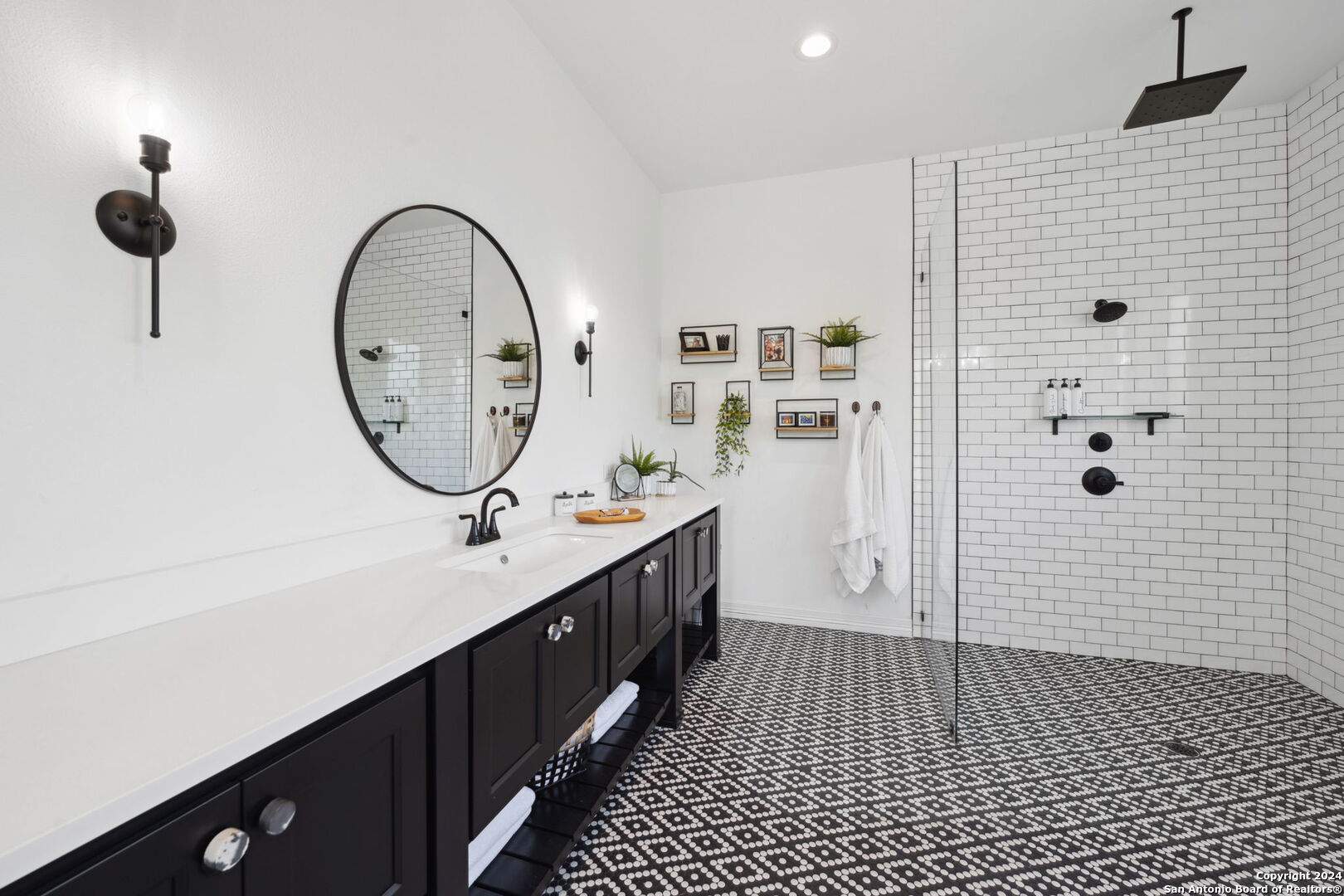 1258 Game Trail , New Braunfels, TX, 78132 | 1766977 | Realty Texas LLC