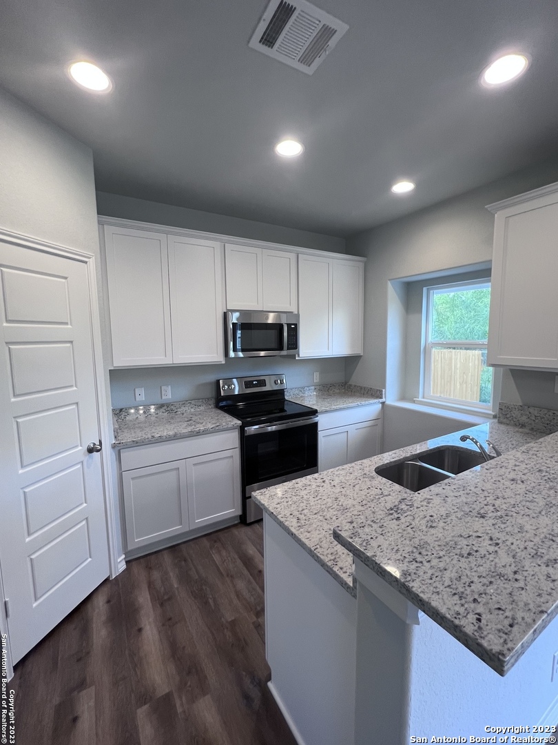 2081 Silver Oak Dr 12-d , San Antonio, TX, 78213 | 1768217 | Realty Texas LLC