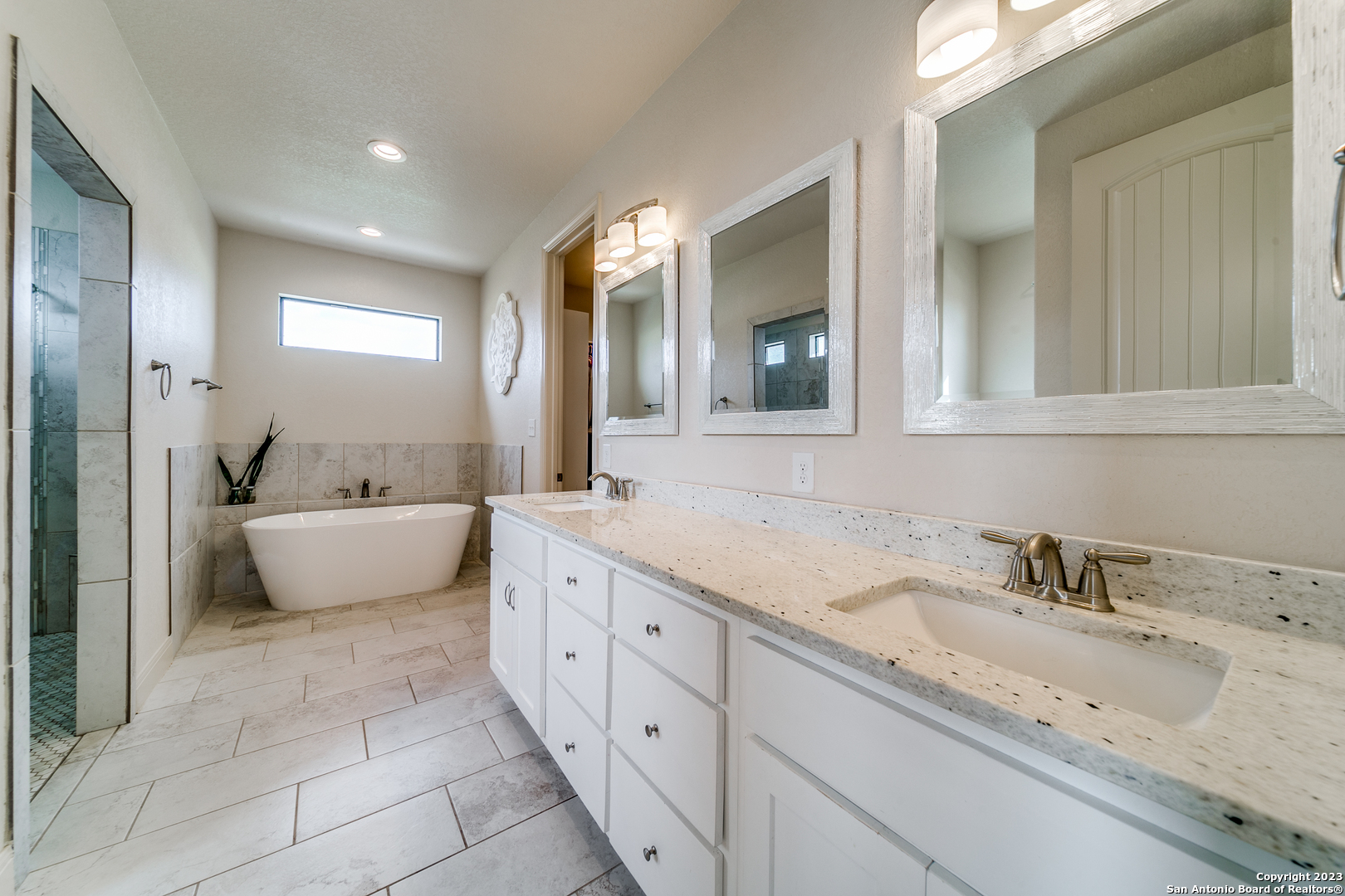 300 Abrego Lake Dr , Floresville, TX, 78114-6746 | 1766824 | Realty Texas LLC