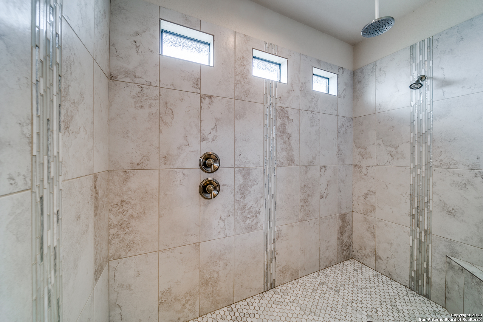 300 Abrego Lake Dr , Floresville, TX, 78114-6746 | 1766824 | Realty Texas LLC