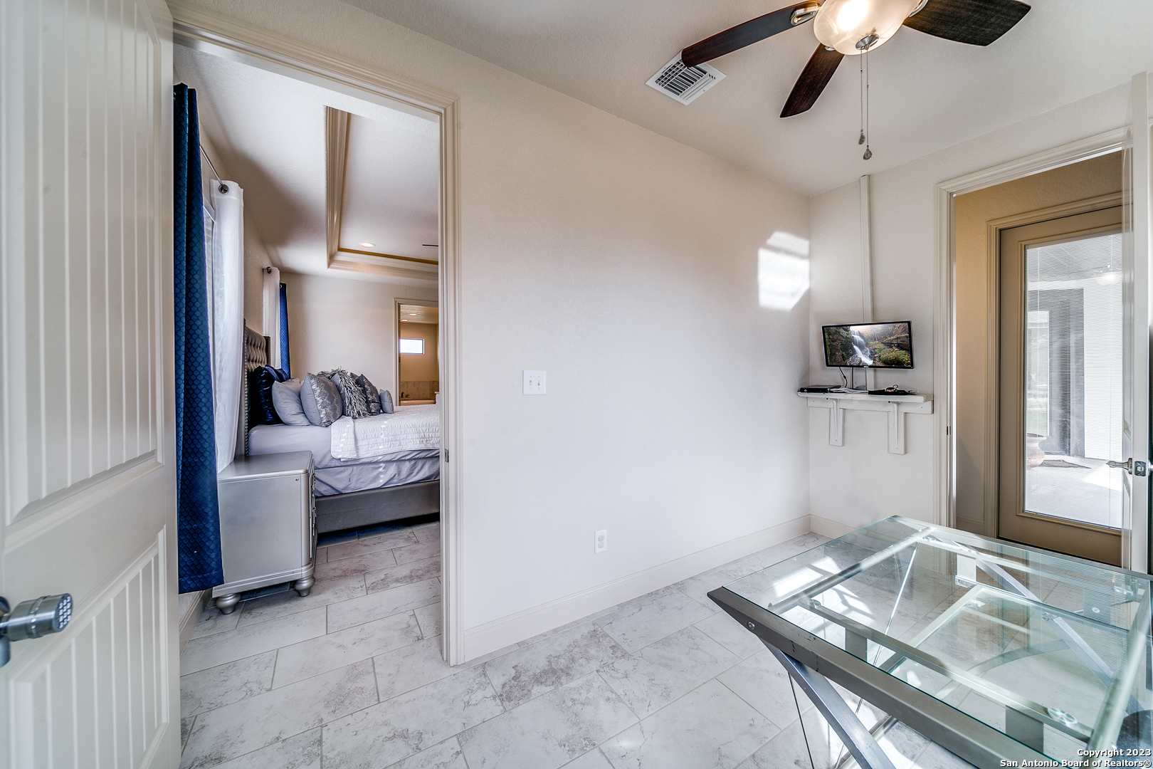 300 Abrego Lake Dr , Floresville, TX, 78114-6746 | 1766824 | Realty Texas LLC