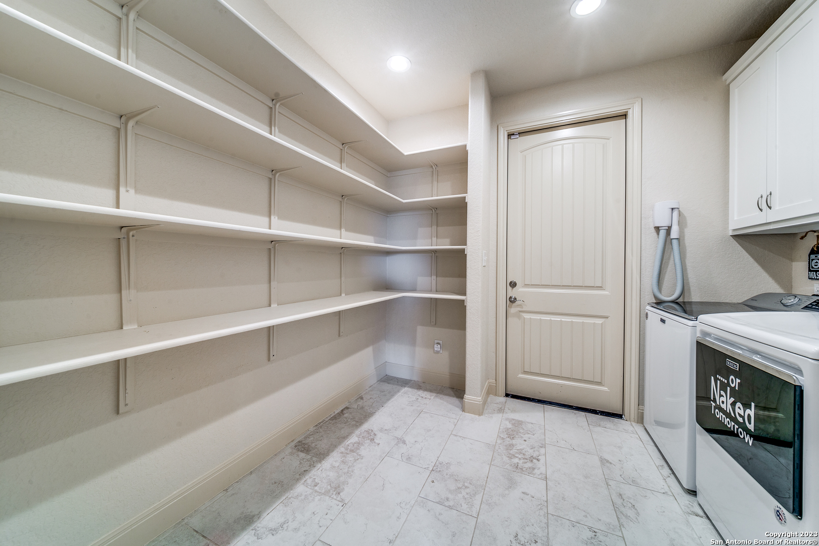 300 Abrego Lake Dr , Floresville, TX, 78114-6746 | 1766824 | Realty Texas LLC