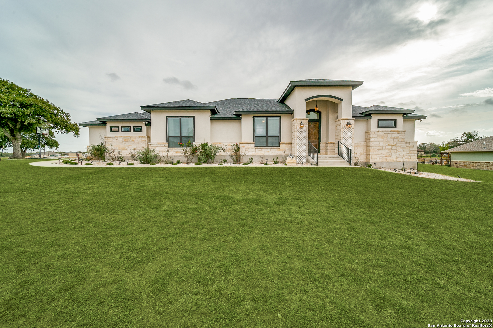 300 Abrego Lake Dr , Floresville, TX, 78114-6746 | 1766824 | Realty Texas LLC
