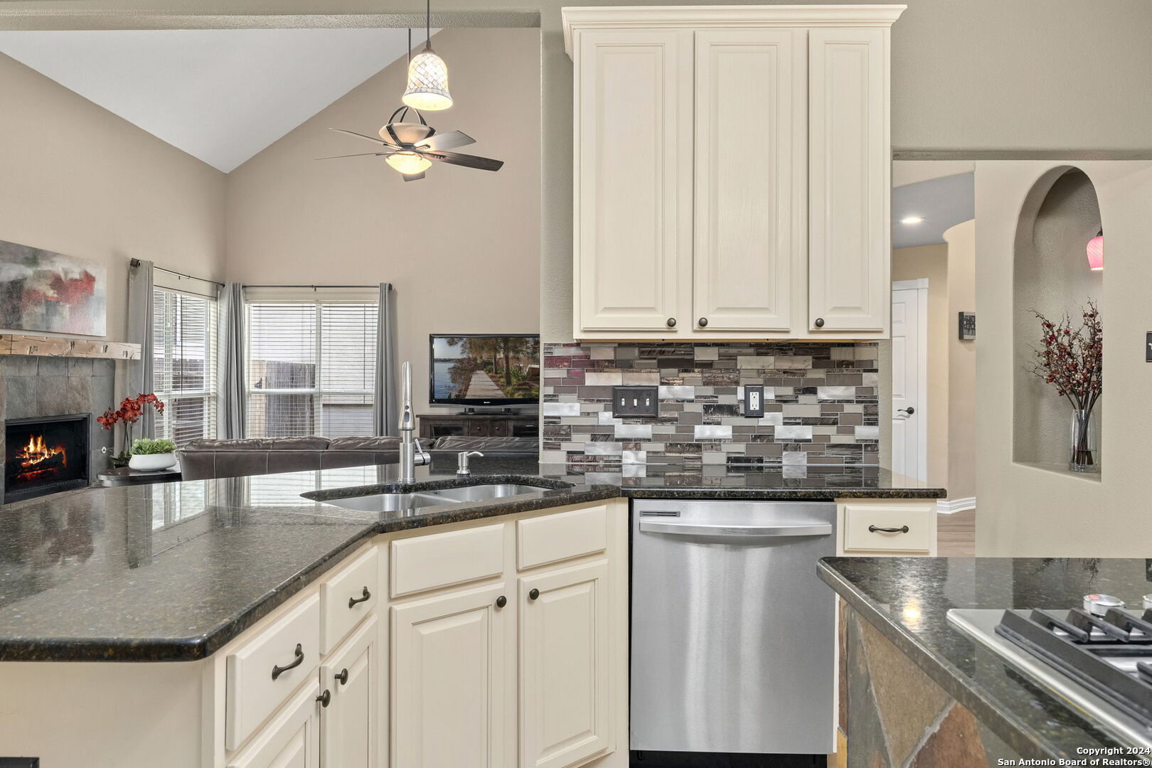 18134 Brookwood Forest , San Antonio, TX, 78258-4475 | 1768452 | Realty Texas LLC