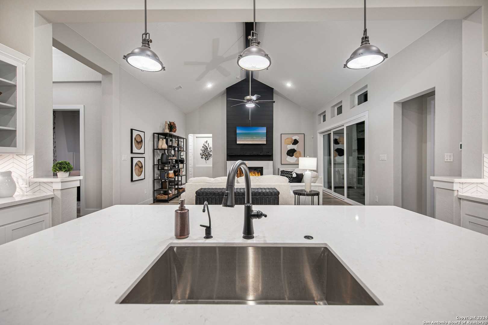 192 Landon Path , Castroville, TX, 78108 | 1768594 | Realty Texas LLC