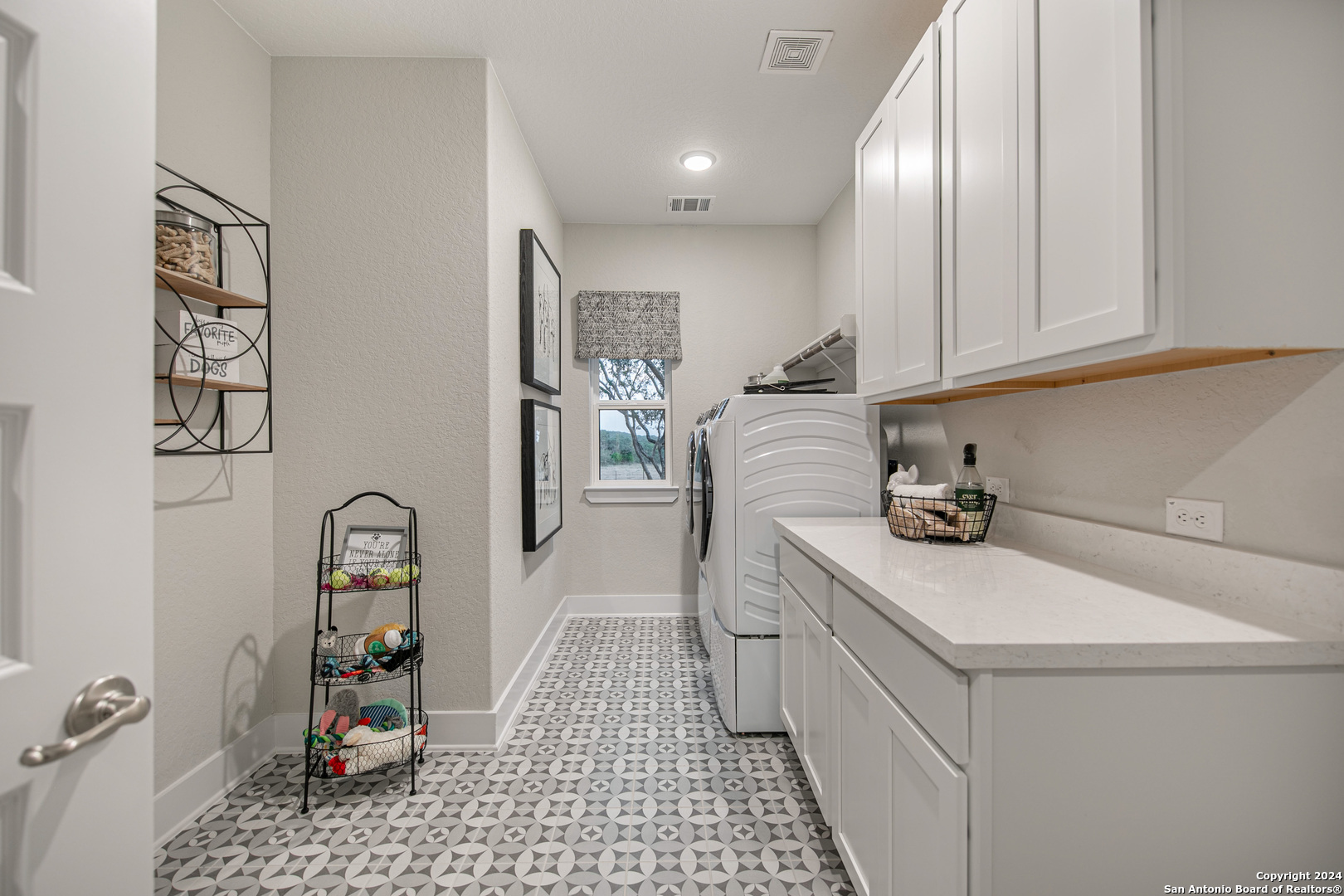 192 Landon Path , Castroville, TX, 78108 | 1768594 | Realty Texas LLC