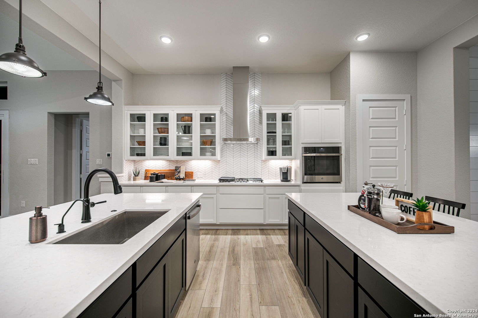 192 Landon Path , Castroville, TX, 78108 | 1768594 | Realty Texas LLC