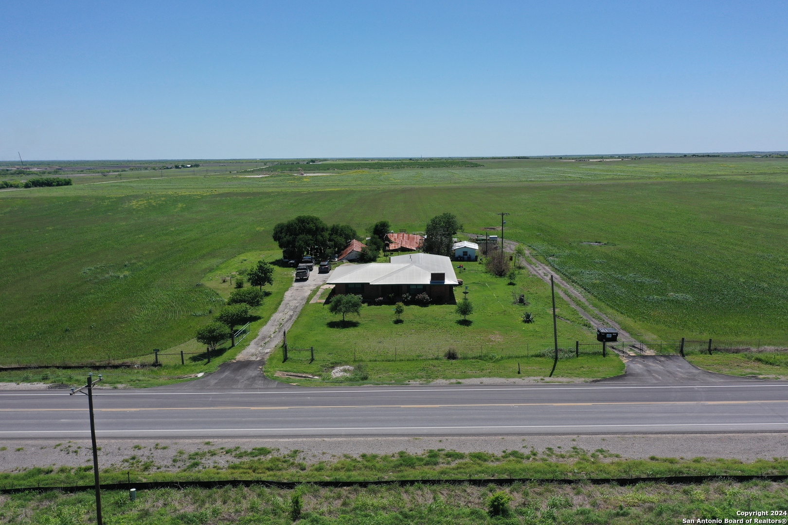 14420 FM 99, Karnes City, TX, 78118-6479 | 1769706 | Realty Texas LLC