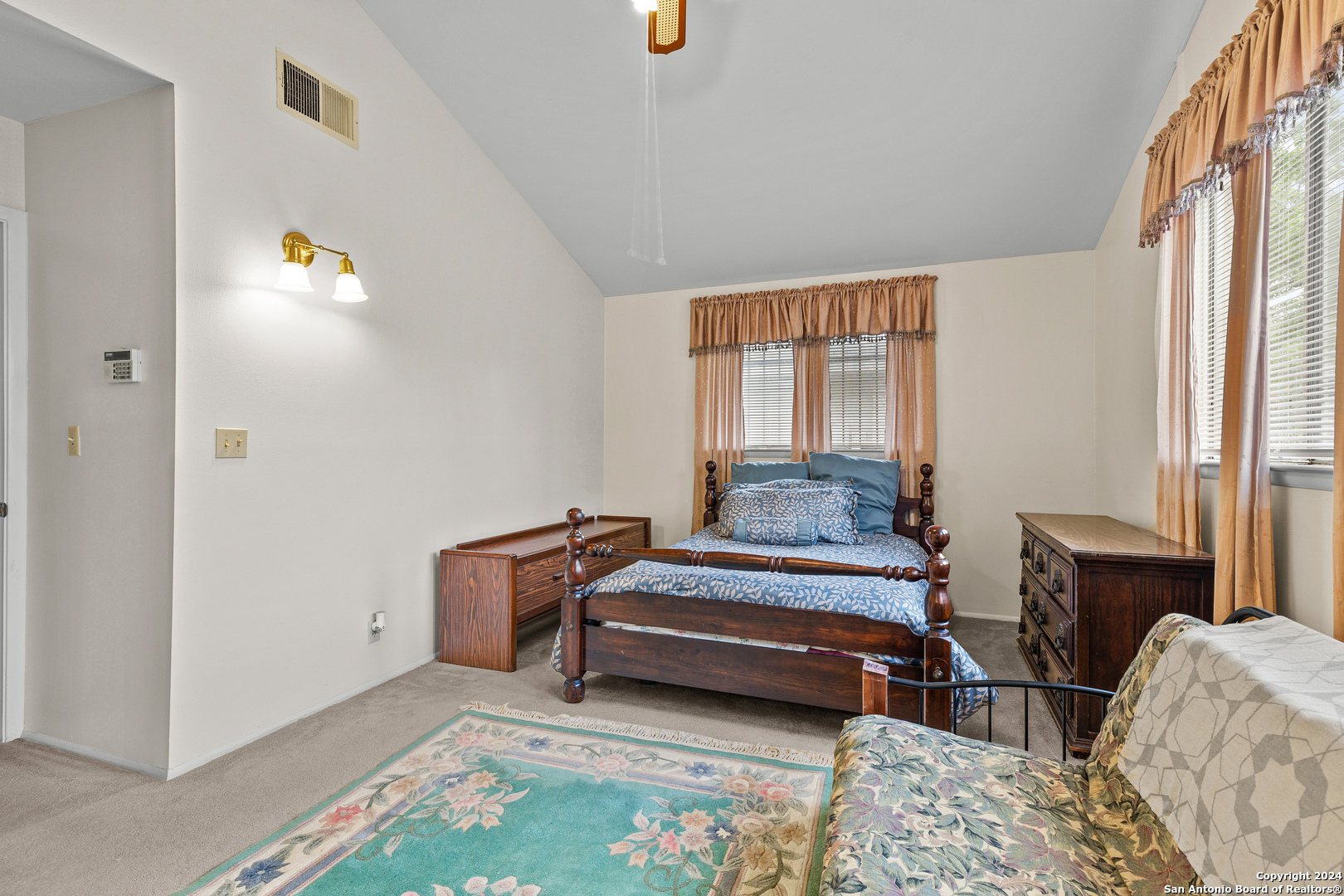5211 Round Table,San Antonio, TX 78218