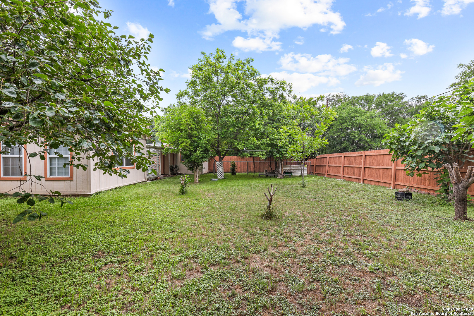 5211 Round Table,San Antonio, TX 78218