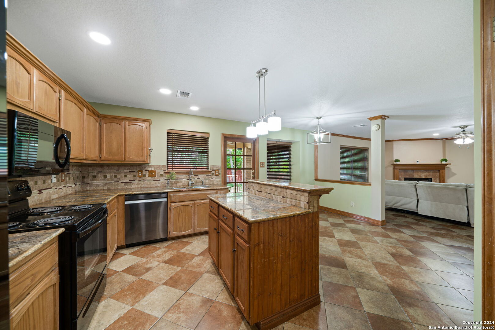 8419 Phoenix Ave , Selma, TX, 78154-3416 | 1771502 | Realty Texas LLC