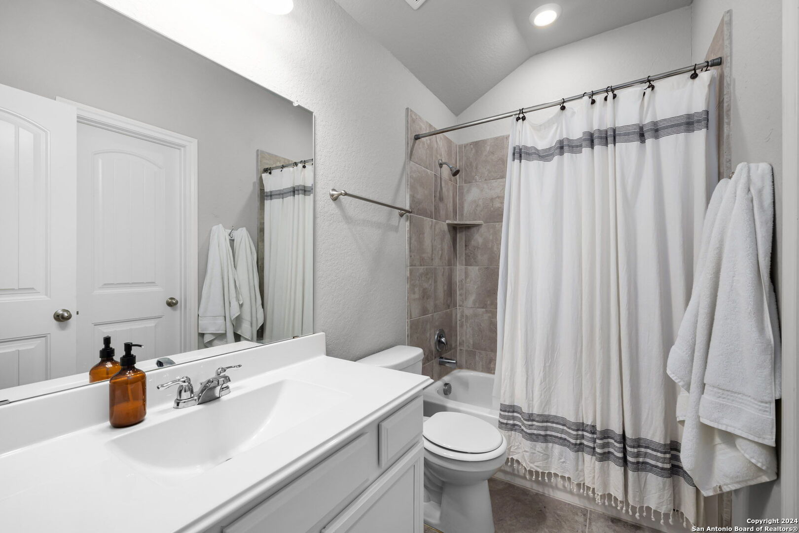 1554 Balcones Fault , New Braunfels, TX, 78132-3465 | 1774084 | Realty Texas LLC