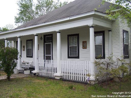 311 W Park Ave , Devine, TX, 78016 | 992704 | Realty Texas LLC