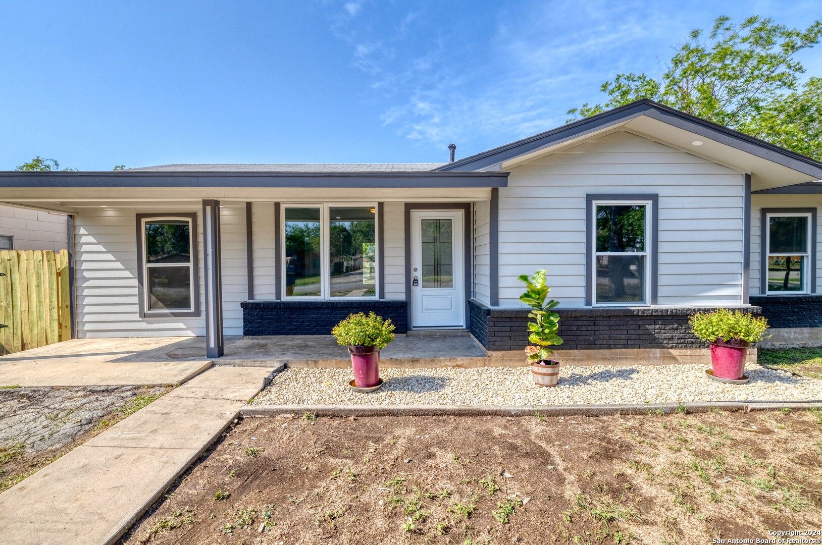 208 W Sabinal St , Uvalde, TX, 78801-3626 | 1774909 | Realty Texas LLC