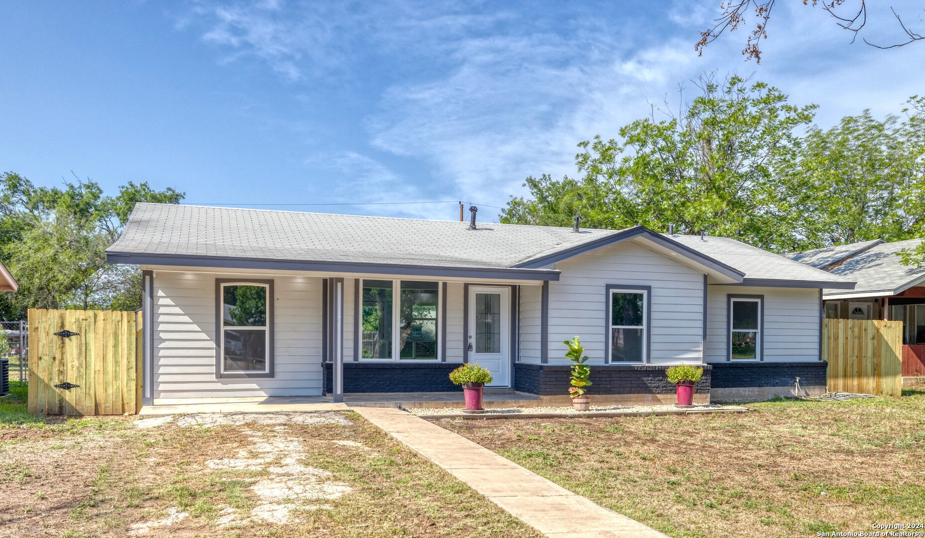 208 W Sabinal St , Uvalde, TX, 78801-3626 | 1774909 | Realty Texas LLC
