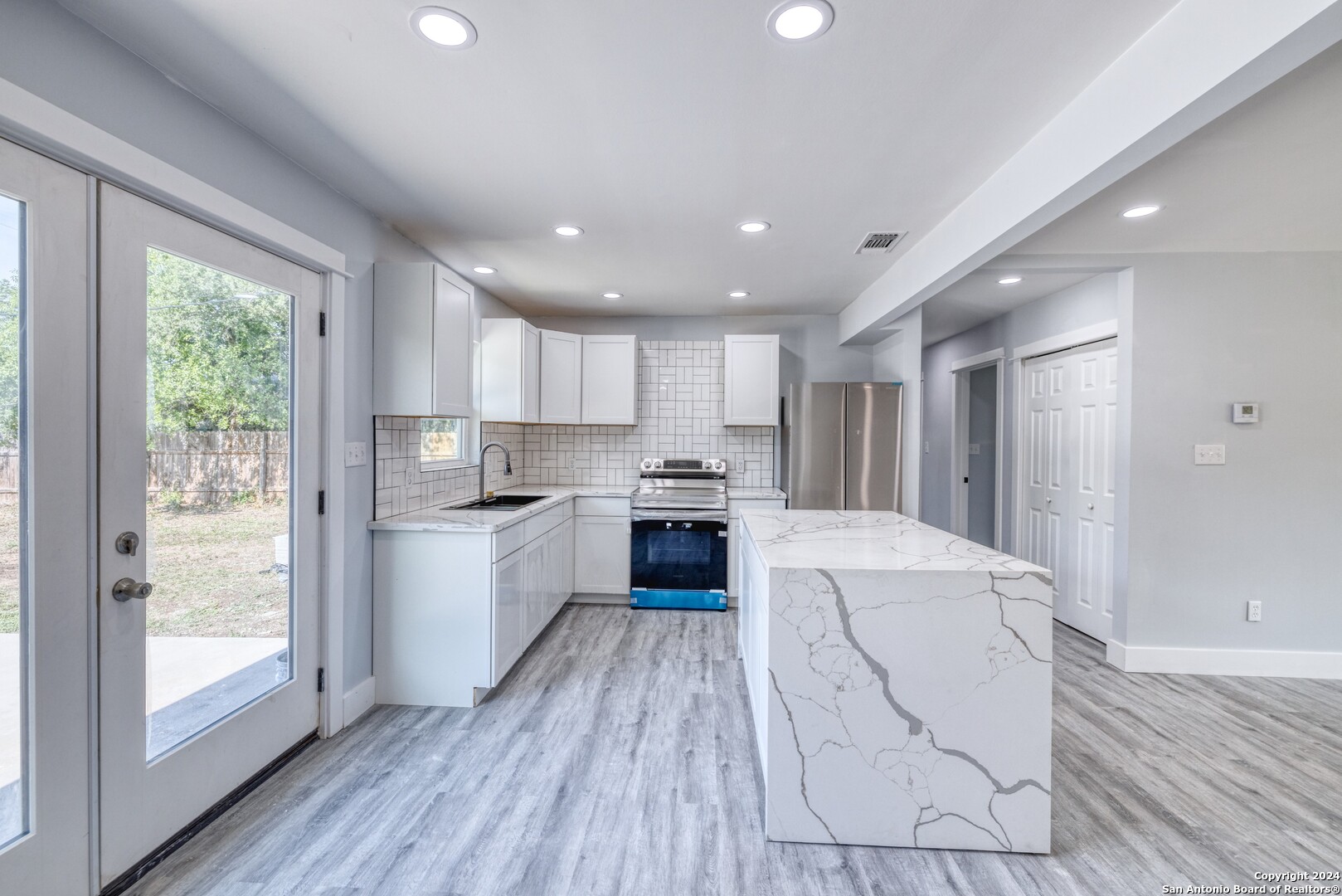 208 W Sabinal St , Uvalde, TX, 78801-3626 | 1774909 | Realty Texas LLC