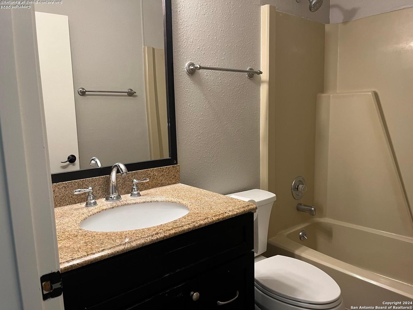 221 Doeskin Dr , Boerne, TX, 78006-8925 | 1775151 | Realty Texas LLC