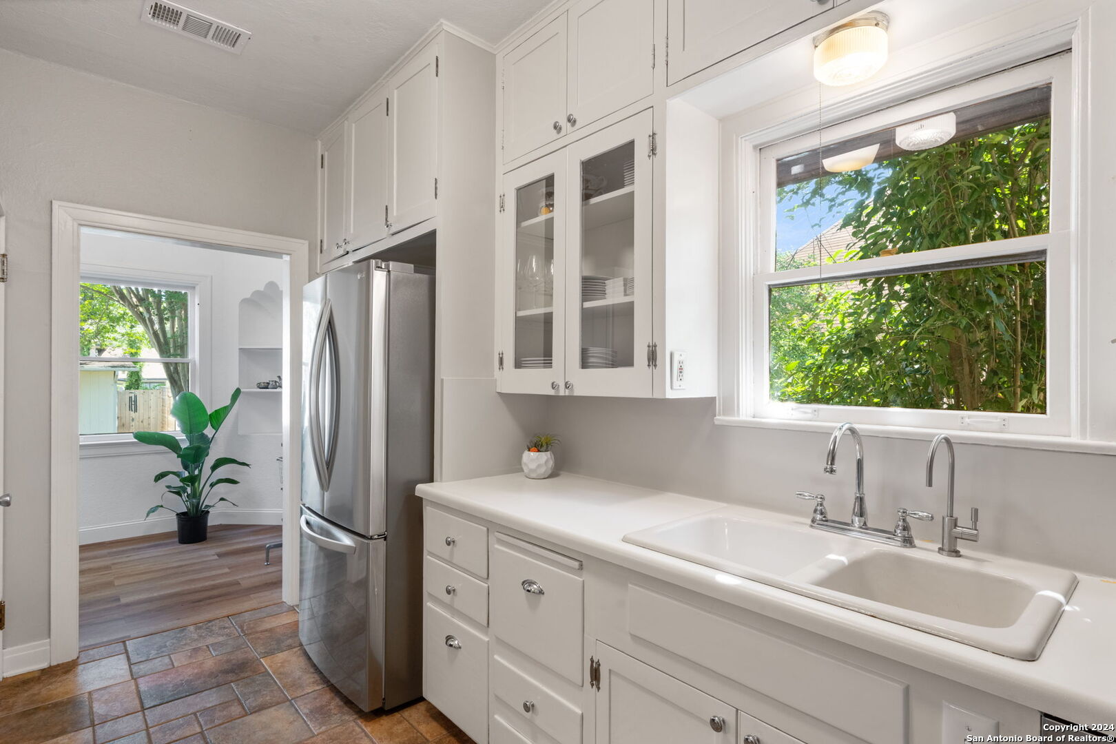 2118 W Kings Hwy , San Antonio, TX, 78201-4801 | 1775802 | Realty Texas LLC