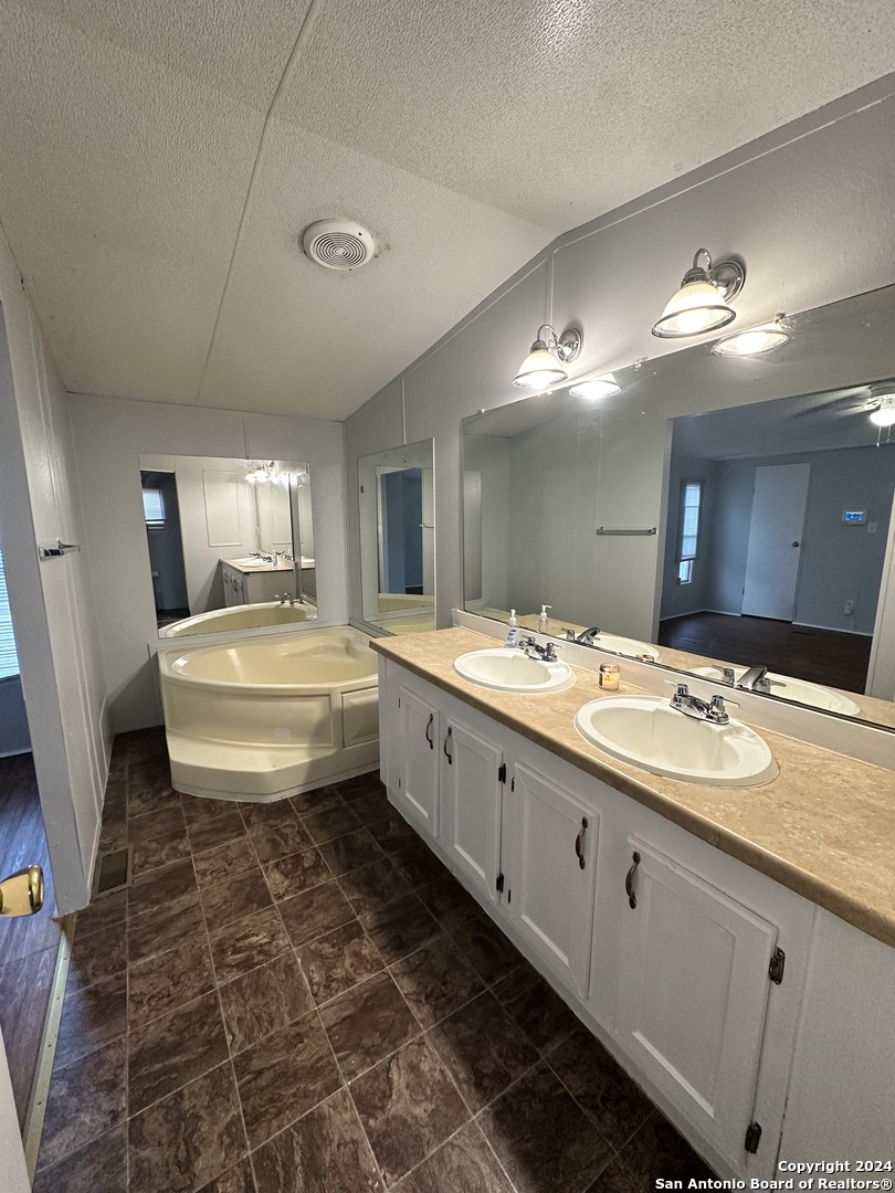5475 Southcross Ranch 109 , San Antonio, TX, 78222 | 1775592 | Realty Texas LLC
