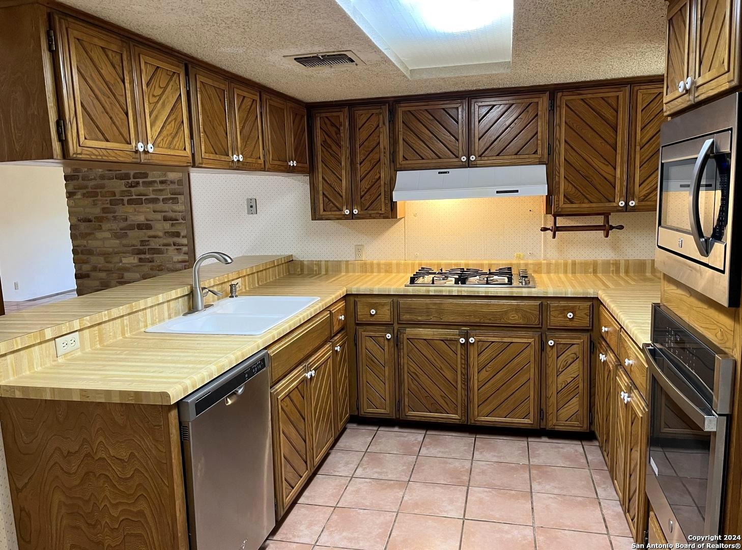 2810 Low Oak St , San Antonio, TX, 78232-1811 | 1776257 | Realty Texas LLC