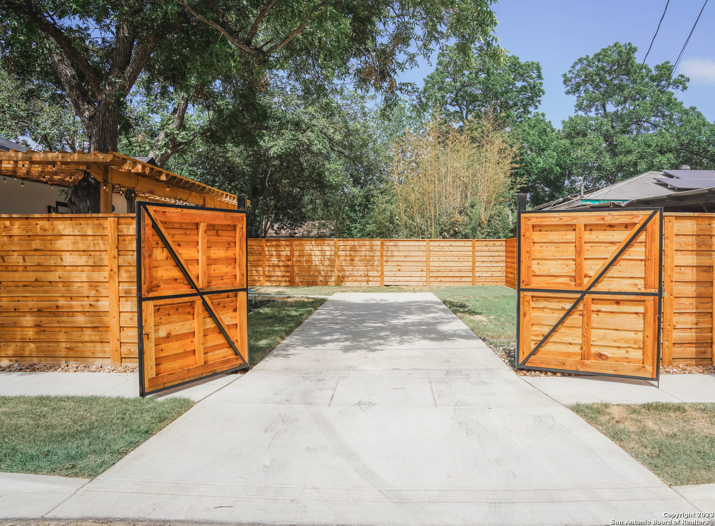 1215 Lamar St , San Antonio, TX, 78202-1327 | 1776498 | Realty Texas LLC