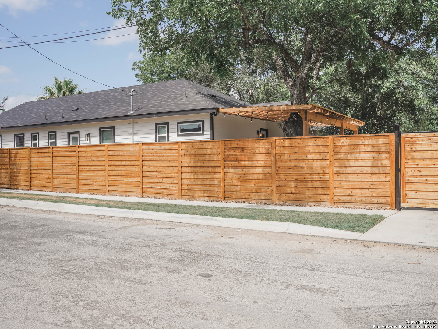 1215 Lamar St , San Antonio, TX, 78202-1327 | 1776498 | Realty Texas LLC