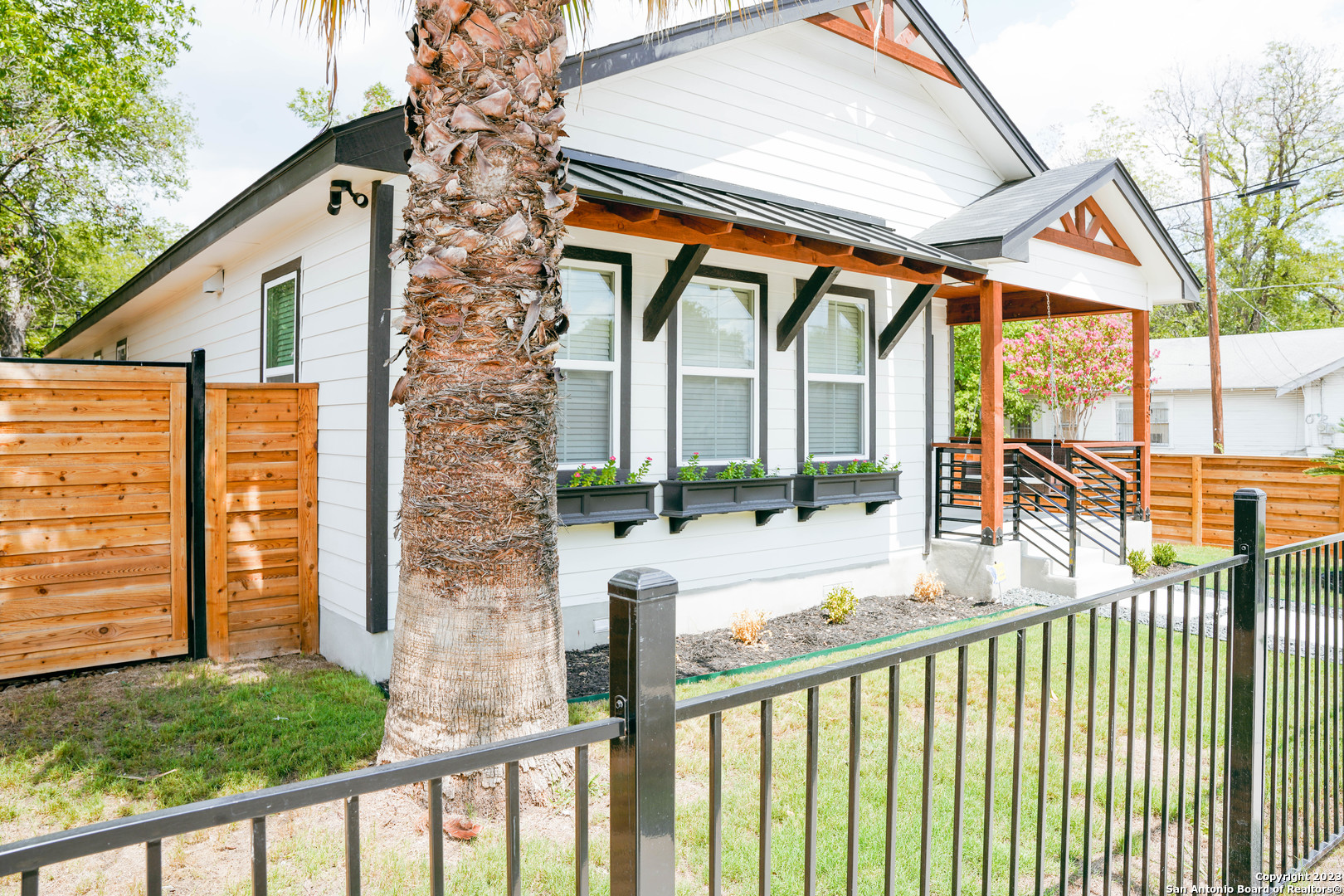 1215 Lamar St , San Antonio, TX, 78202-1327 | 1776498 | Realty Texas LLC