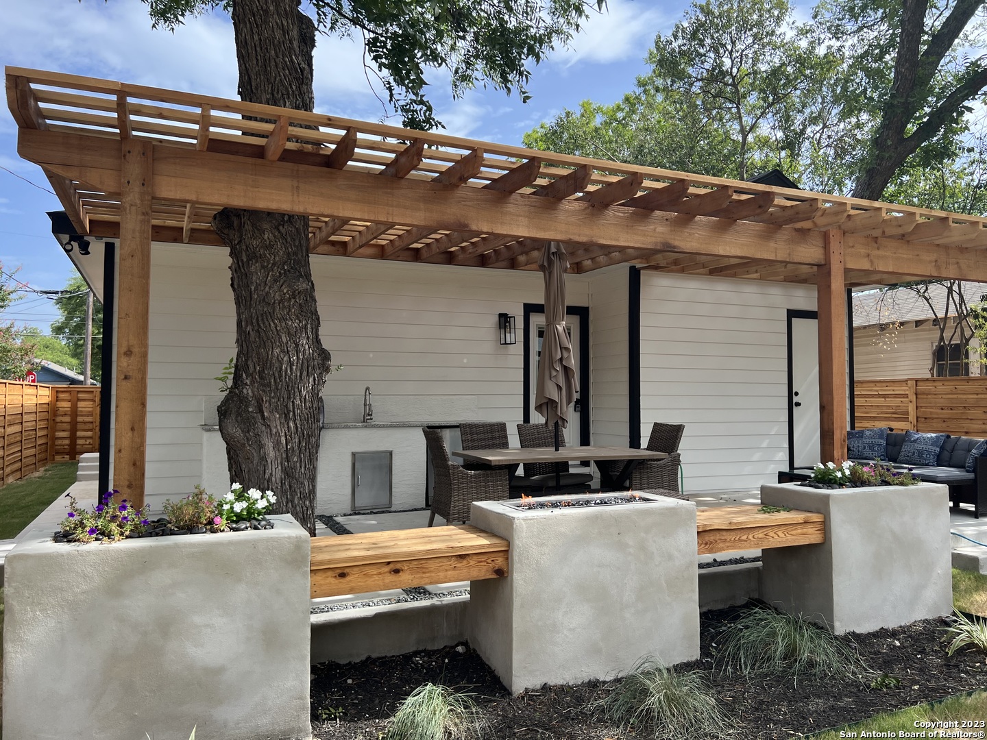1215 Lamar St , San Antonio, TX, 78202-1327 | 1776498 | Realty Texas LLC