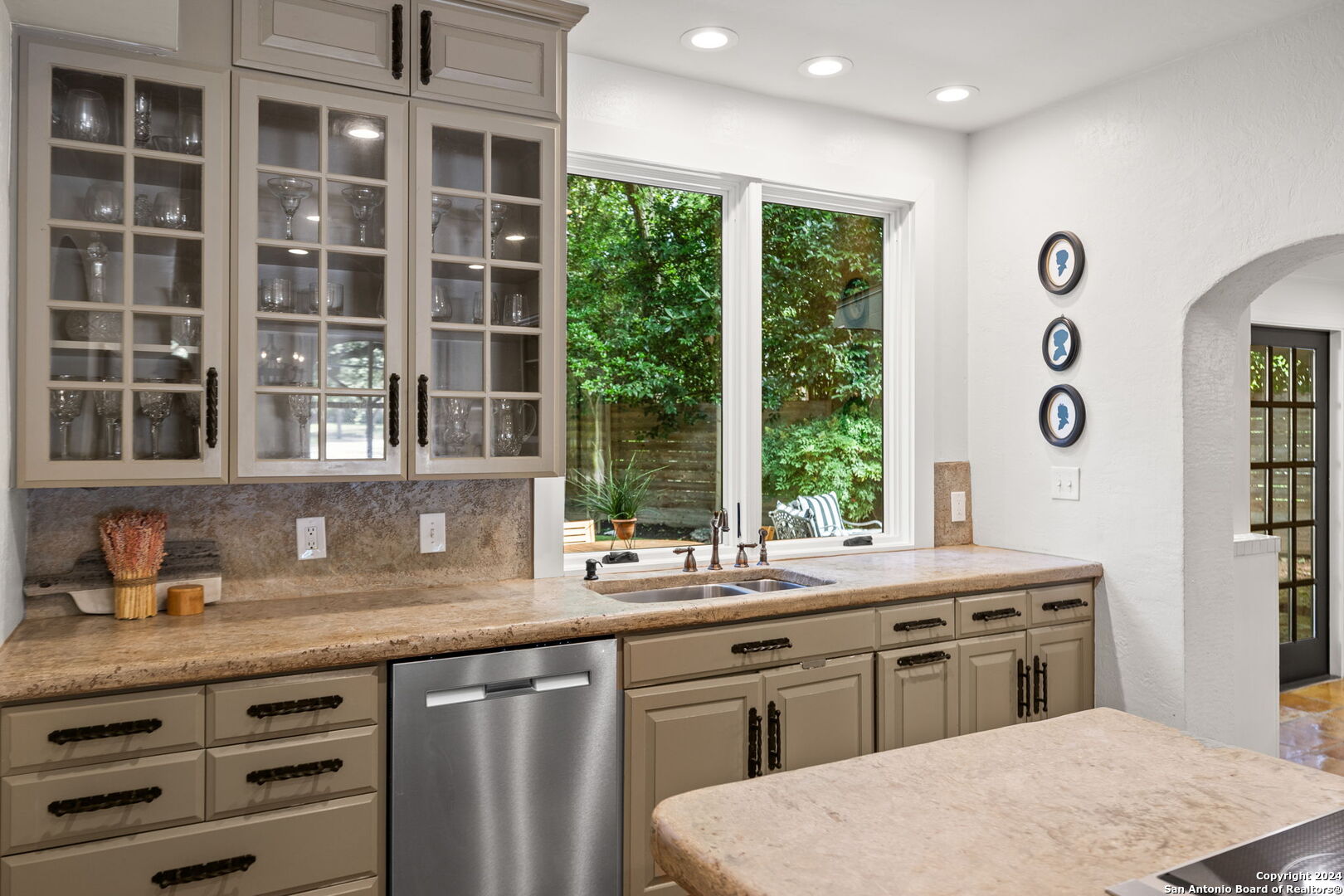 611 Alamo Heights Blvd , , TX, 78209 | 1776550 | Realty Texas LLC