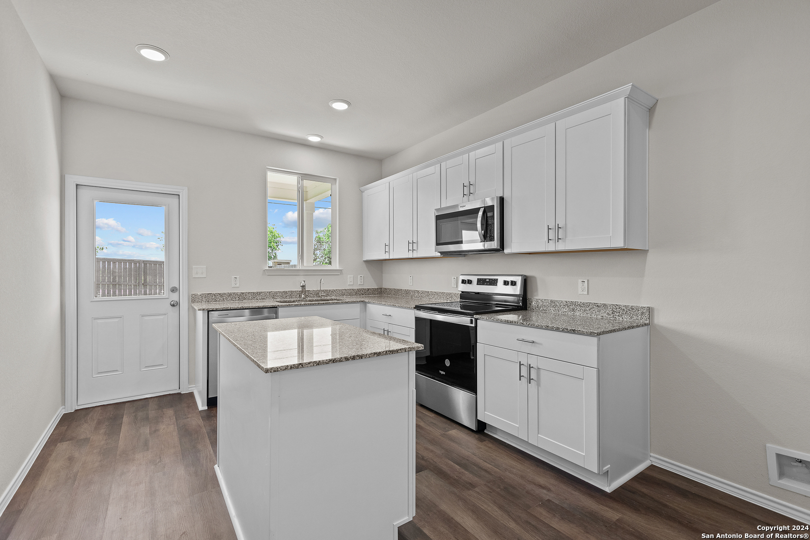 1323 Entrada De Real , Converse, TX, 78109 | 1781002 | Realty Texas LLC