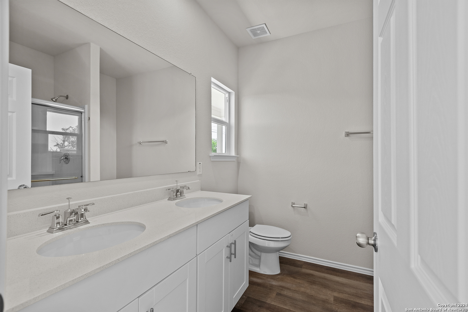 1323 Entrada De Real , Converse, TX, 78109 | 1781002 | Realty Texas LLC