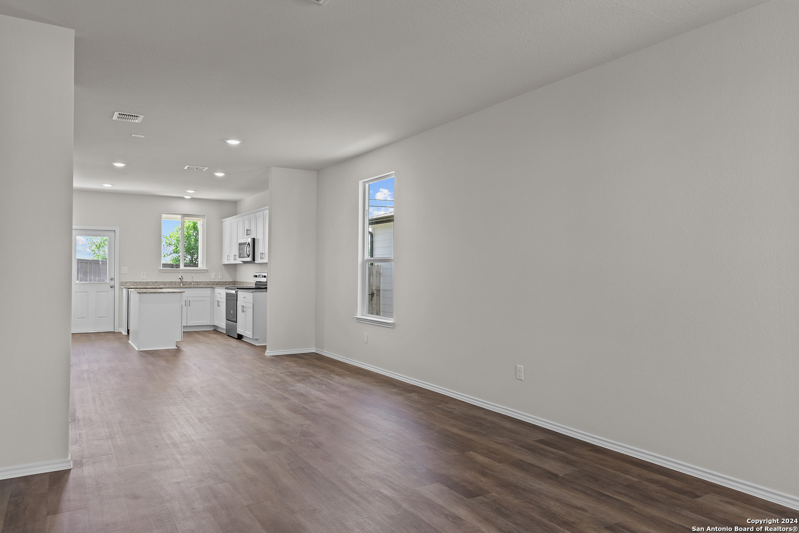 1323 Entrada De Real , Converse, TX, 78109 | 1781002 | Realty Texas LLC