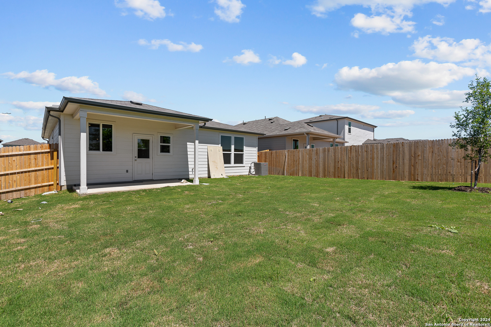 1323 Entrada De Real , Converse, TX, 78109 | 1781002 | Realty Texas LLC