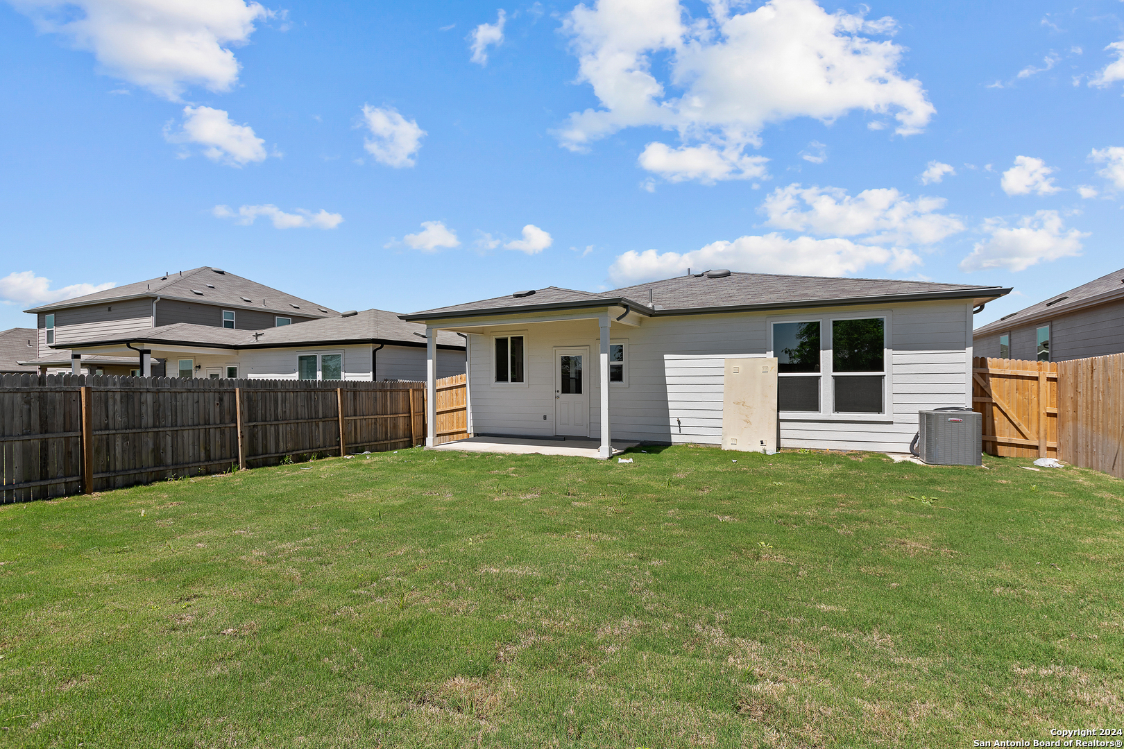 1323 Entrada De Real , Converse, TX, 78109 | 1781002 | Realty Texas LLC
