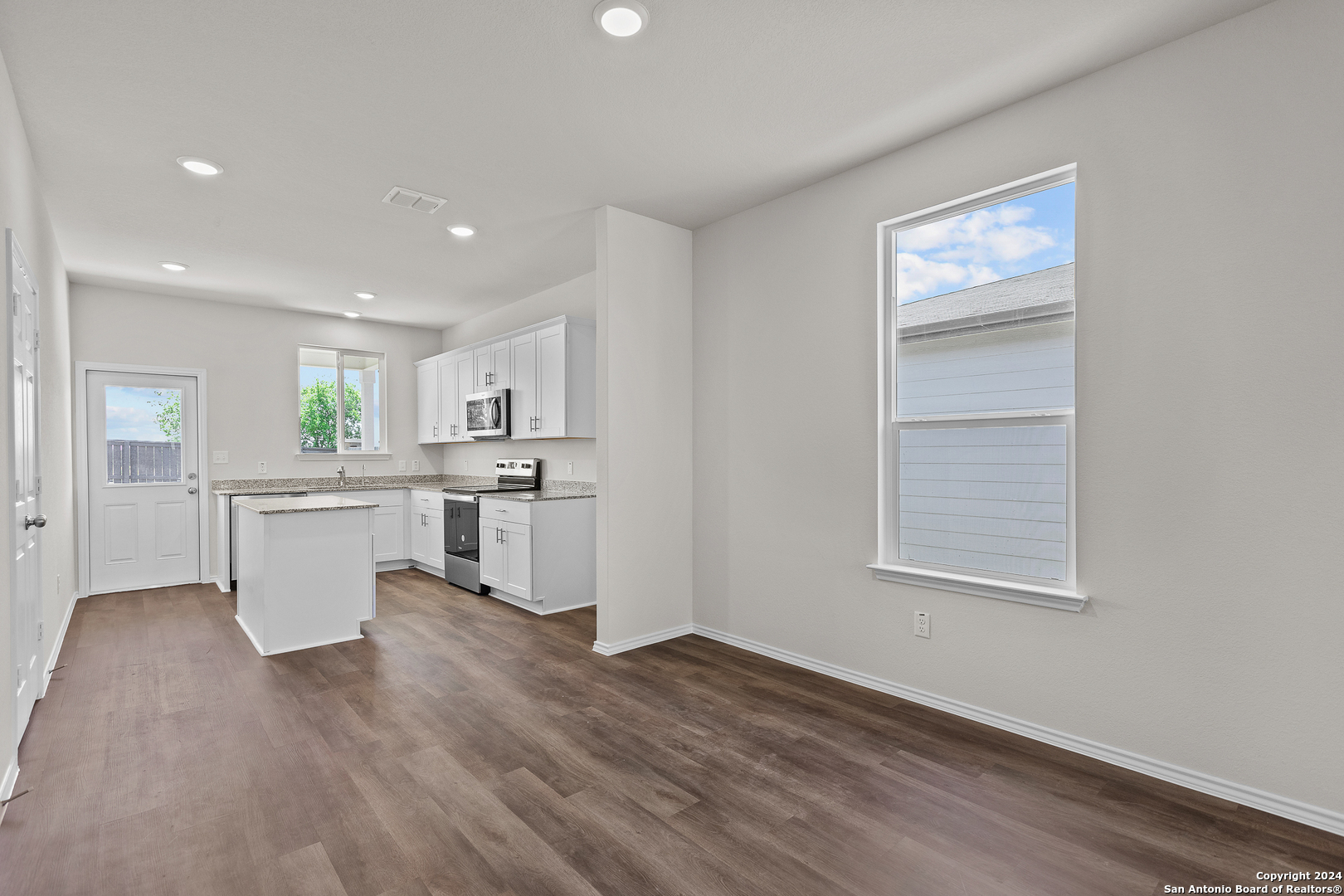 1323 Entrada De Real , Converse, TX, 78109 | 1781002 | Realty Texas LLC