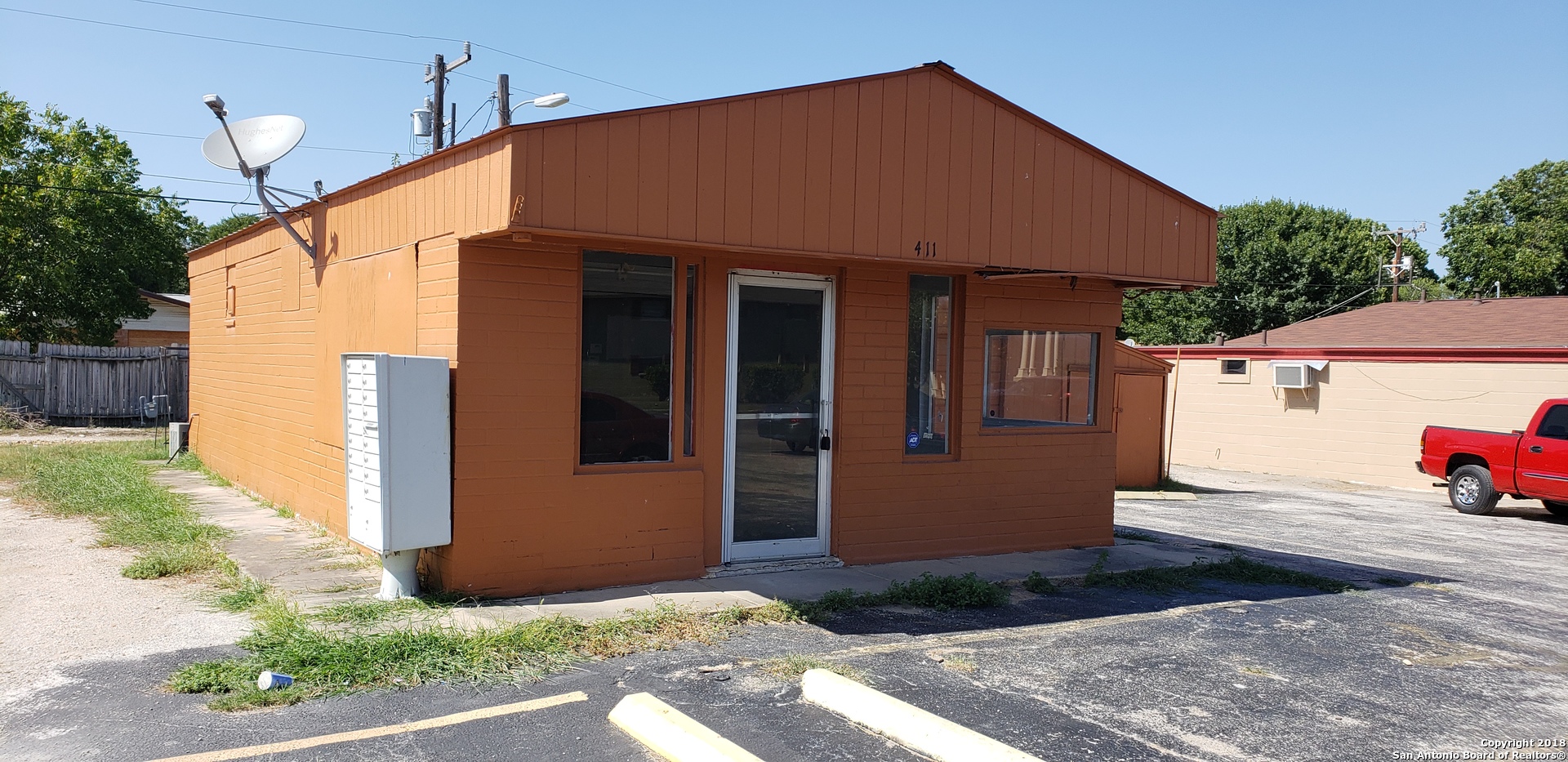 411 E Aviation Blvd , Universal City, TX, 78148-4503 | 1335624 | Realty Texas LLC