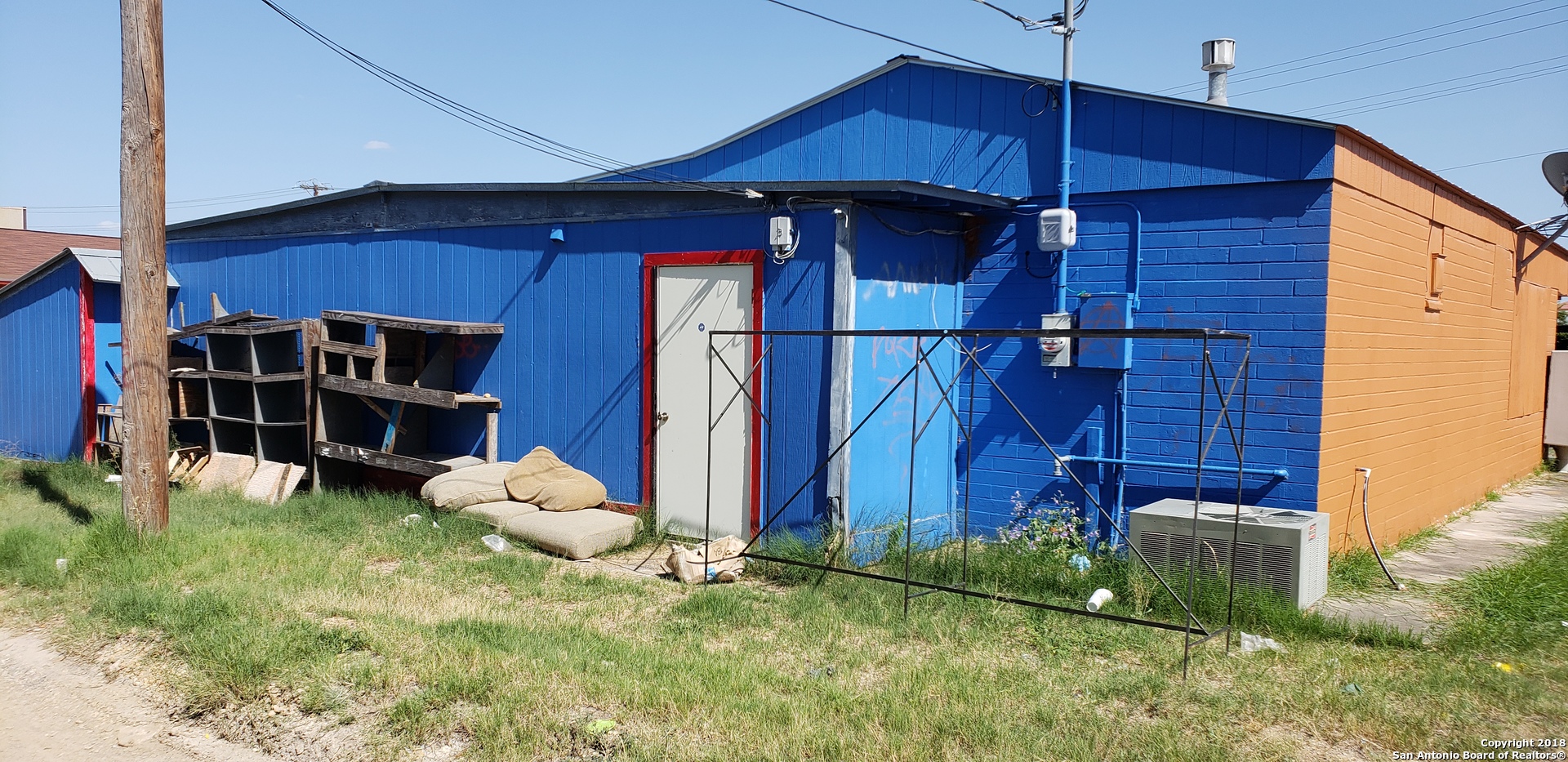 411 E Aviation Blvd , Universal City, TX, 78148-4503 | 1335624 | Realty Texas LLC