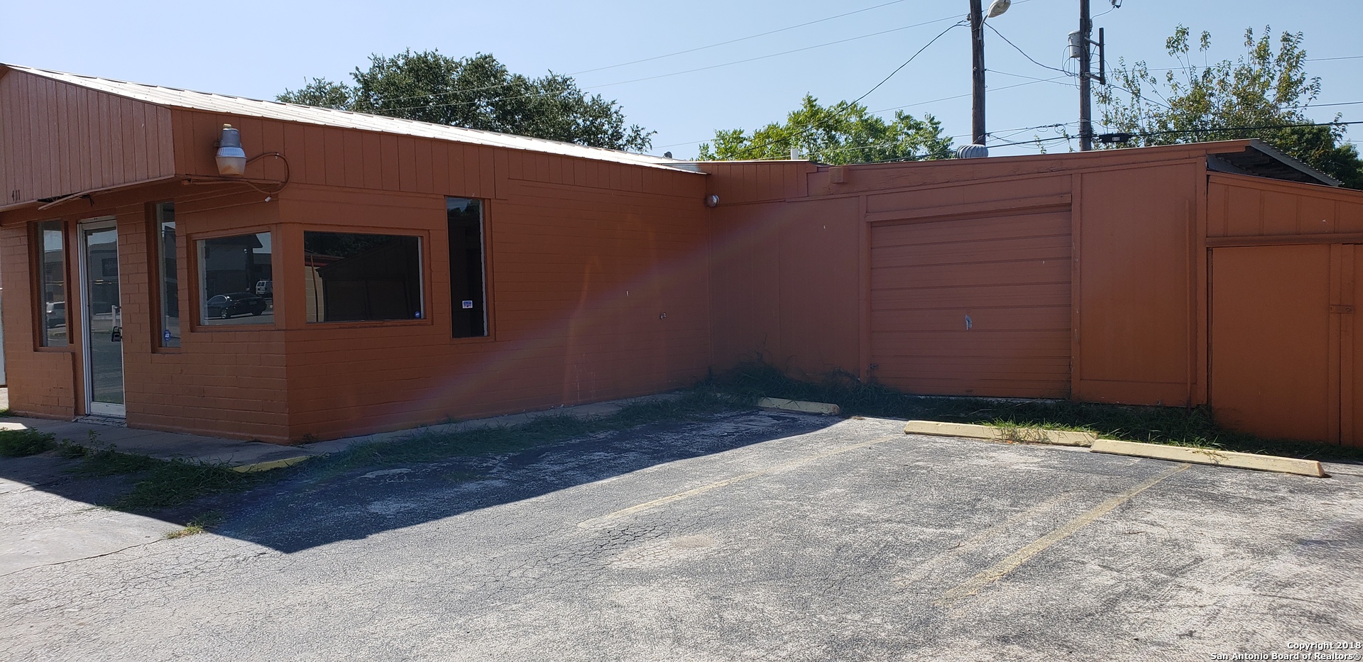 411 E Aviation Blvd , Universal City, TX, 78148-4503 | 1335624 | Realty Texas LLC