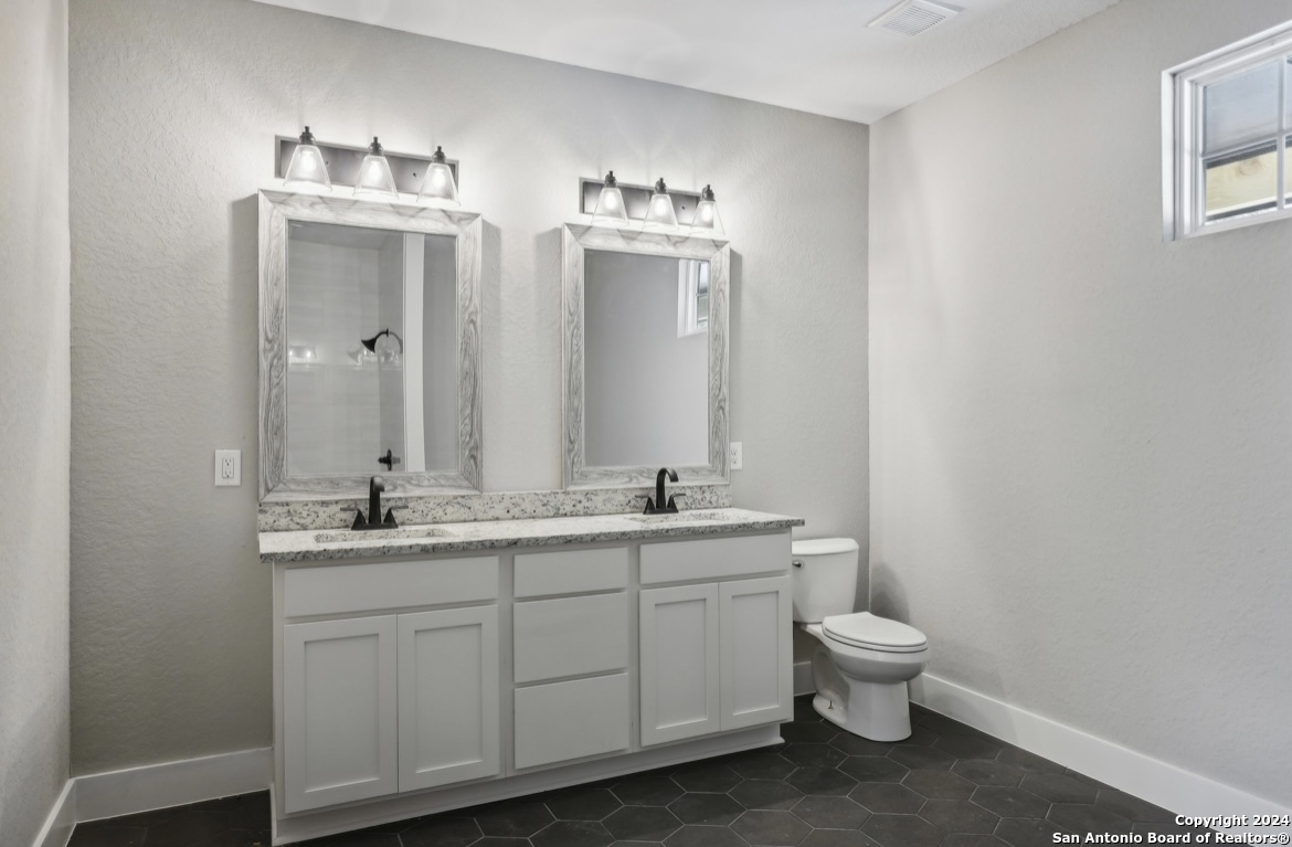 750 La Paloma , Canyon Lake, TX, 78133 | 1784685 | Realty Texas LLC